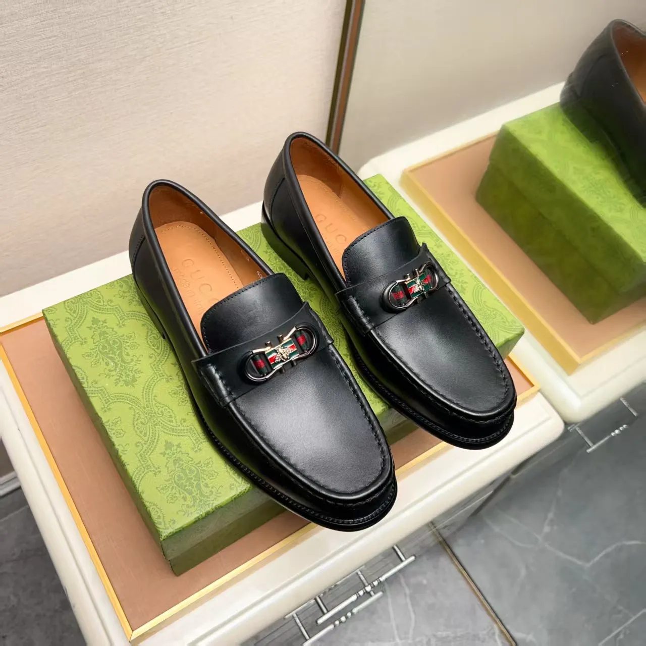 Men's men's shoes 💰460 🆘【GUCCI】Gucci ·🐂里· Hot-selling pea shoes top brand luxury, top quality, the latest fashion pea shoes.. The upper is made of original first-layer cowhide. (Full first-layer water-dyed 🐂 leather·inner). The original stylish and stylish soft rubber wear-resistant and non-slip outsole is light and comfortable on the foot, available in 3 colors! Matching code: 38-44 (customized at 45.46.47)